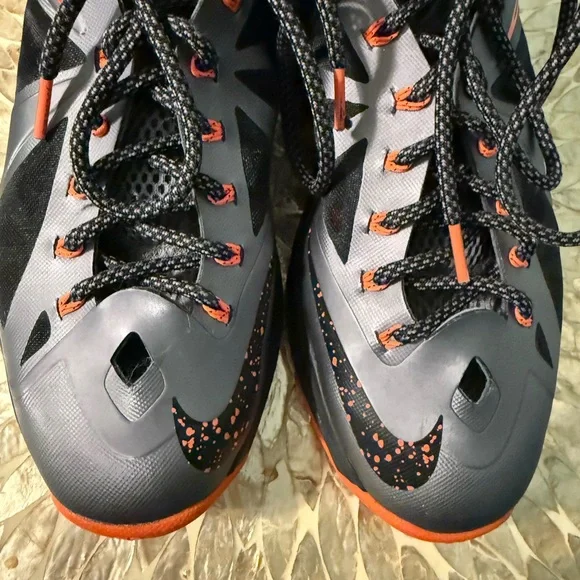 Nike LeBron 10 Lava Size 8.5 - Picture 11 of 13